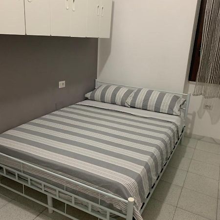 Bedroom Low Cost Di Elisa Quartucciu Ngoại thất bức ảnh